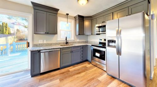 66 Barton Ave, Warwick, RI 02889-5845