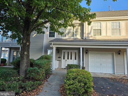 211 Sonnett Pl, Trenton, NJ 08648-2551