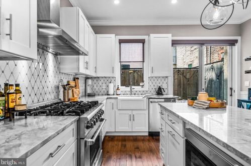 854 Front St, Philadelphia PA 19147-4341 exterior