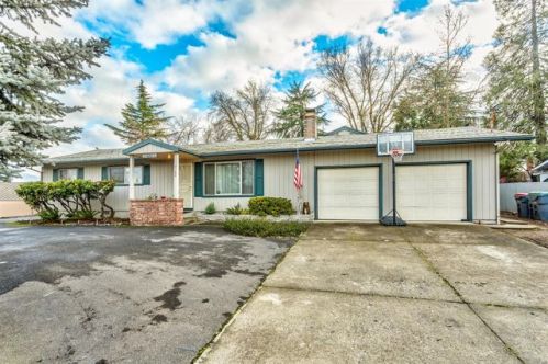 2188 Mcandrews Rd, Medford OR  97504-5511 exterior