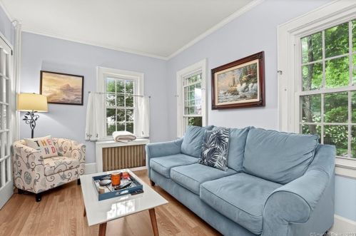 15 Lucy St, Greenwich CT  06831-5022 exterior