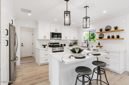 2959 San Angelo Ave, Simi Valley, CA 93063-1924