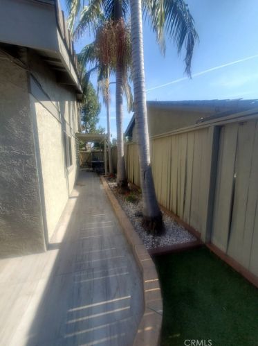 181 Ponderosa Ln, Anaheim CA  92802-4966 exterior