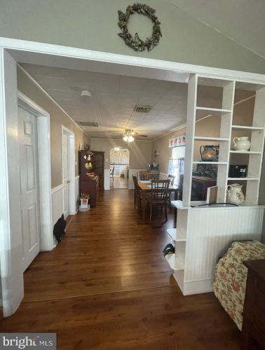 160 Crst Ave, Trenton NJ  08690-2103 exterior