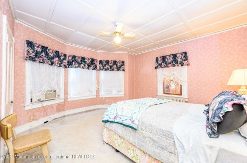 176 Hudson Ave, Tinton Falls NJ 07701-2140 exterior