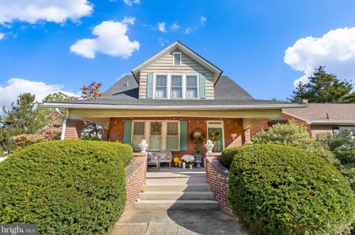 300 Baer Ave, Hanover, PA 17331-2603