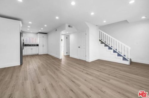 938 16th St, Santa Monica, CA 90403-3217
