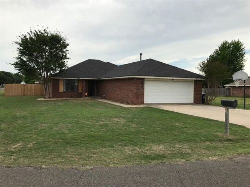 708 Johnson St, Lexington, OK 73051-8773
