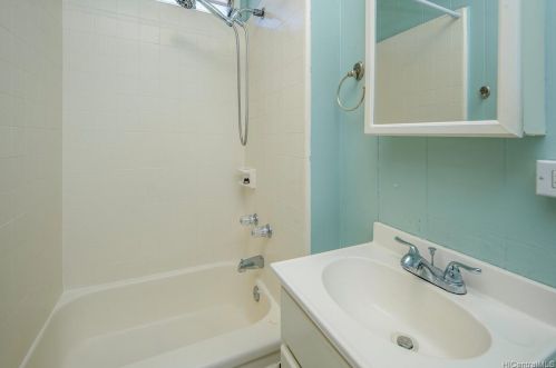 1014 15 Ave, Honolulu HI  96816-3722 exterior