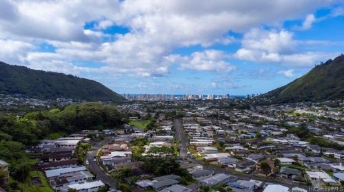 3246 Pinaoula St, Honolulu, HI 96822-1170