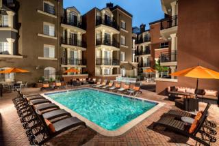 630 Masselin Ave, Los Angeles CA  90036-5757 exterior