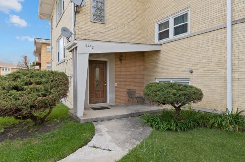7322 Talcott Ave, Chicago, IL 60631-3701