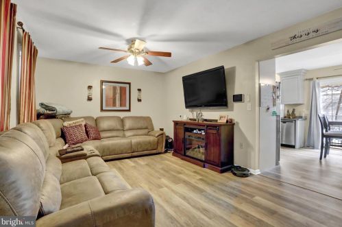 20 Pickford Dr, Lancaster, PA 17603-9315