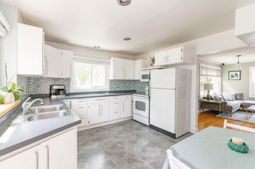 1462 Hazel St, Saint Paul MN  55119-4221 exterior