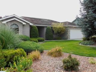 4007 Waverly St, Kennewick, WA 99337-3136