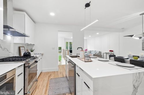 2 Hornor Ln, Princeton NJ  08540-3937 exterior