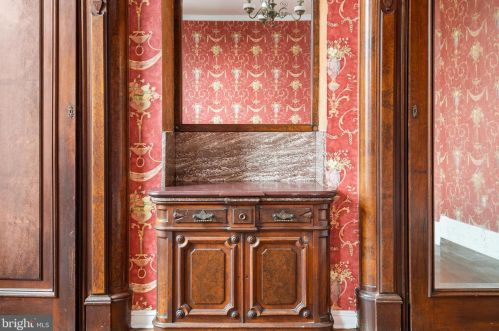 758 10th St, Philadelphia PA 19123-1966 exterior