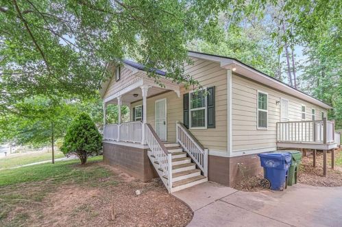 3625 Bunker Hill Dr, Atlanta, GA 30331-5227