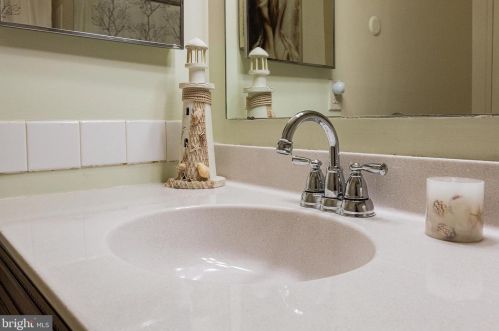 85 Valleybrook Dr, Lancaster PA  17601-4612 exterior