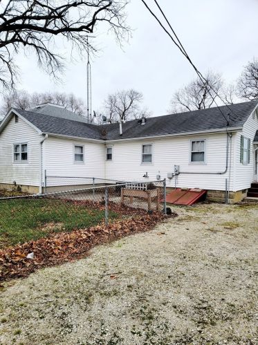457 Beaver St, Saint Anne, IL 60964-7235