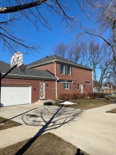 216 Meier Rd, Arlington Hts, IL 60005-3243