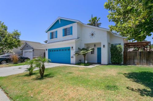 2217 Manhattan Way, Modesto, CA 95358-8018