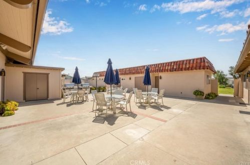 16222 Monterey Ln, Huntington Beach CA  92649-2276 exterior