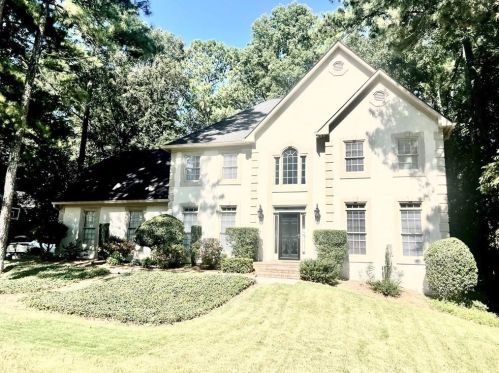 1119 Lynhurst Ln, Lithonia, GA 30078-2071