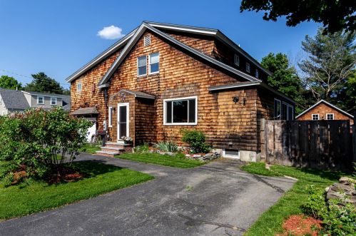4 Hutchinson St, Nashua, NH 03064-2054