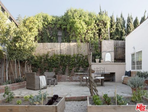 1410 Stanford Dr, Glendale CA  91205-3615 exterior