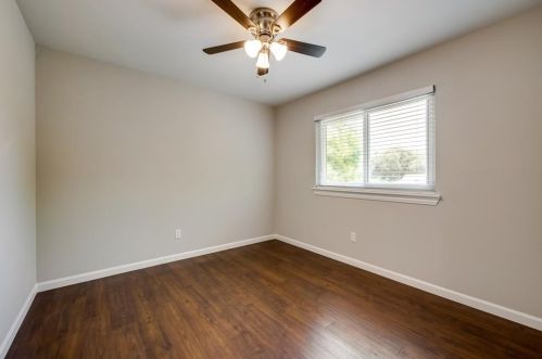 2211 Big Bnd Dr, Carrollton TX 75007-5801 exterior