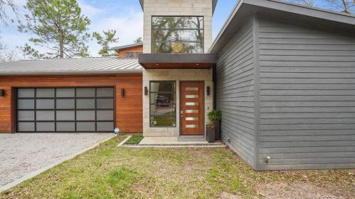 8629 Lake Dr, Fort Worth, TX 76135-4253