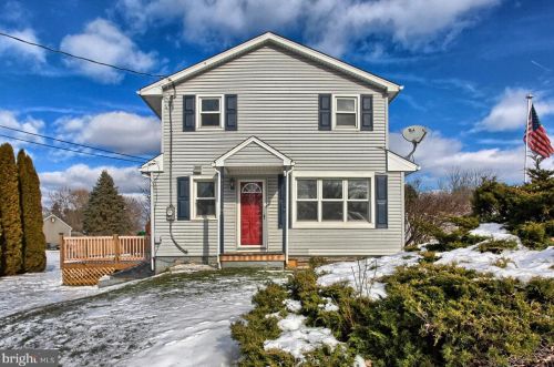 21 Pine St, Carlisle, PA 17013-3137