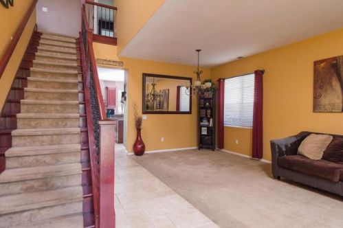 615 Halifax Ln, Oxnard, CA 93035-1276