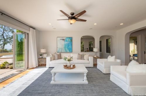 37 Blue Smt, Irvine CA  92603-0168 exterior