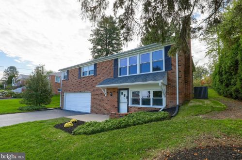 2500 Eastwood Dr, York, PA 17402-3906