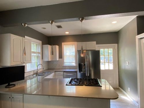 3804 Duval St, Austin, TX 78751-5106