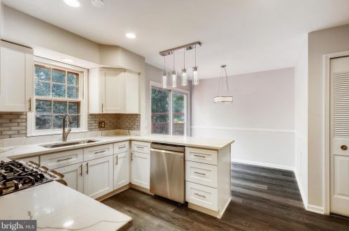 7305 Langsford Ct, Springfield VA  22153-1536 exterior