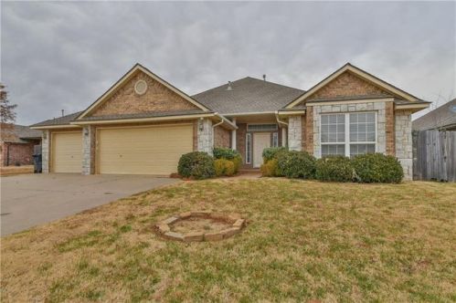 1809 164th Cir, Edmond, OK 73013-1685