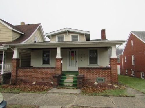 705 Lincoln St, Mcmechen, WV 26040-1221