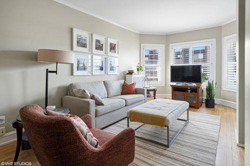 3519 Pine Grove Ave, Chicago, IL 60657-1962