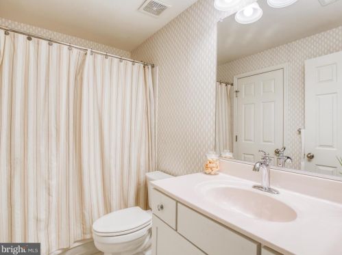 395 Lord Fairfax St, Charles Town WV 25414-2529 exterior