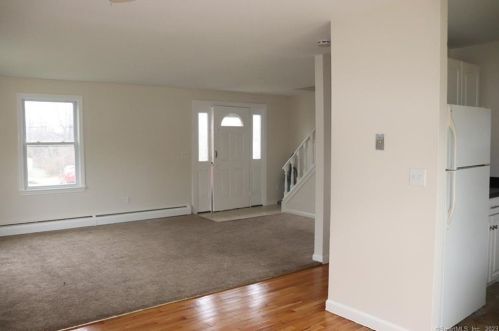 227 Wall St, Hebron CT  06248-1328 exterior