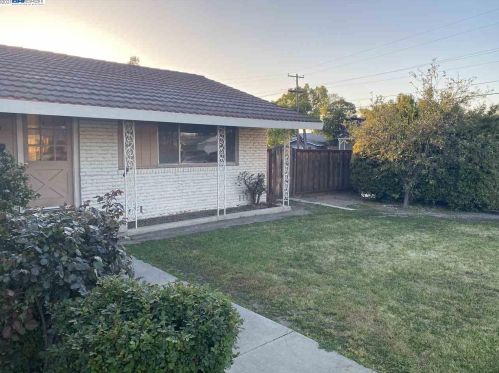 773 William Dr, Livermore, CA 94550-5363
