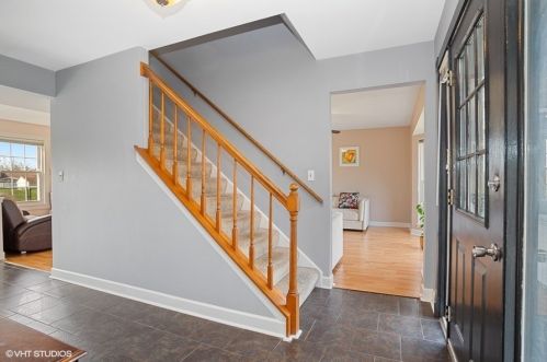 1645 Wildwood Ln, Hanover Park, IL 60133-6730
