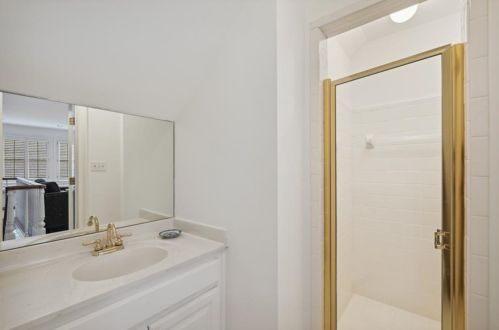 1041 Farmington Ln, Atlanta GA  30319-2811 exterior