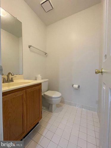 12033 Saw Ml Ct, Silver Spring MD 20902-1881 exterior