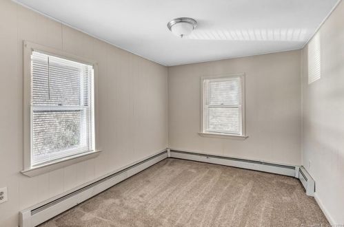 120 Camptown St, Derby, CT 06418-1602