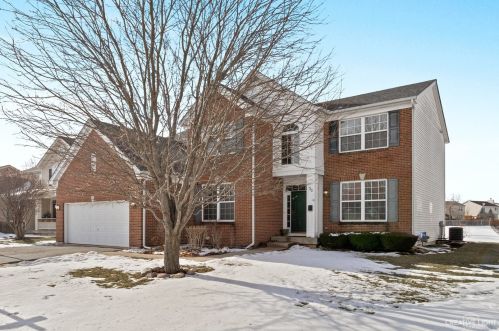 50 Greenbriar Dr, Gilberts, IL 60136-4048