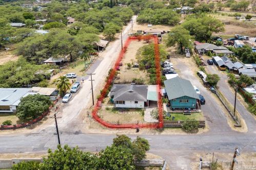 86129 Puhawai Rd, Nanakuli, HI 96792-2714